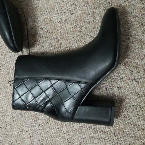 NWT-MIA Minie Booties - Picture 2 of 4